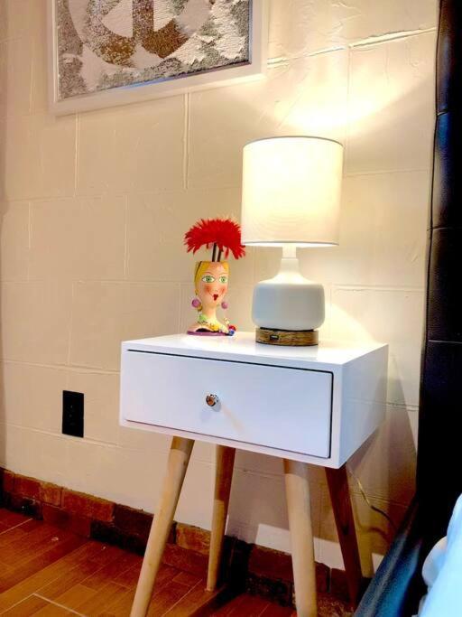 Live In This Iconic East Side Lower Level Unit Providence Luaran gambar