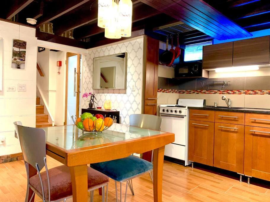 Live In This Iconic East Side Lower Level Unit Providence Luaran gambar